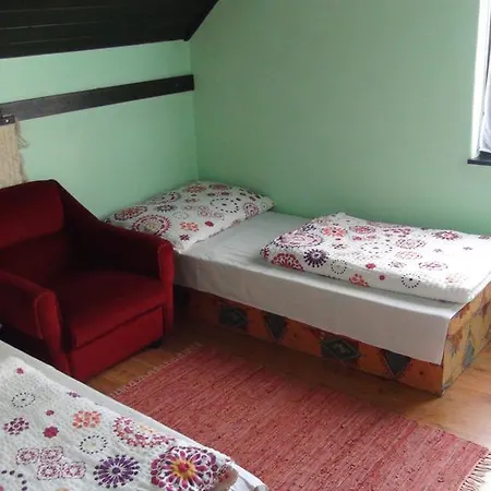 Ciklamen Vendeghazak * Mezőkövesd
